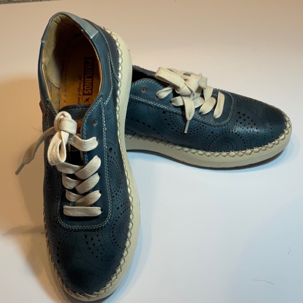 Pikolino blue leather tennis shoes